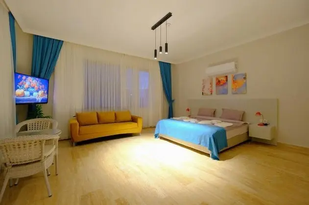 Suite, Havuz Manzaralı, Balkonlu