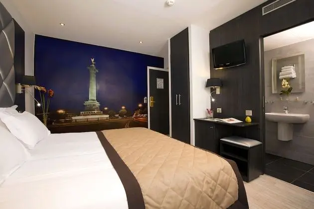 Büyük Yataklı Tek Kişilik Oda