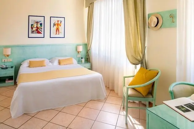 Büyük Yataklı Tek Kişilik Oda, Deniz Manzaralı