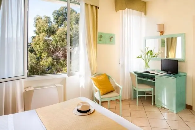 Büyük Yataklı Tek Kişilik Oda, Deniz Manzaralı