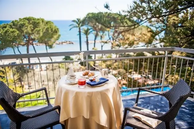 Büyük Yataklı Tek Kişilik Oda, Deniz Manzaralı