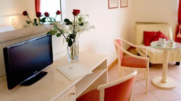 Büyük Yataklı Tek Kişilik Oda, Deniz Manzaralı