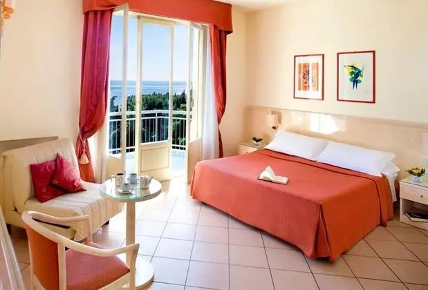 Standard Büyük Yataklı Tek Kişilik Oda