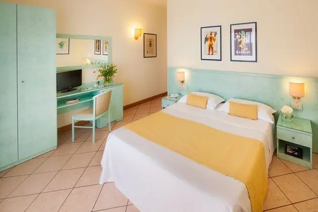 Standard Tek Büyük Yataklı Oda