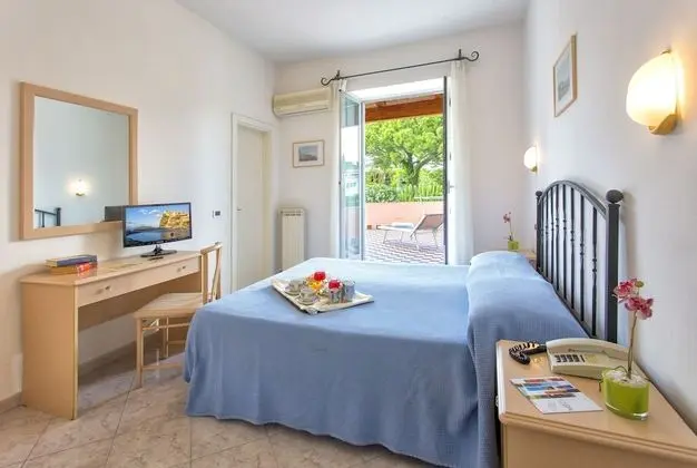 Comfort Tek Büyük Yataklı Oda, 1 Çift Kişilik Yatak, Balkon, Okyanus Manzaralı