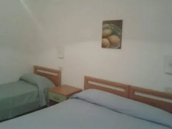 Üç Kişilik Oda