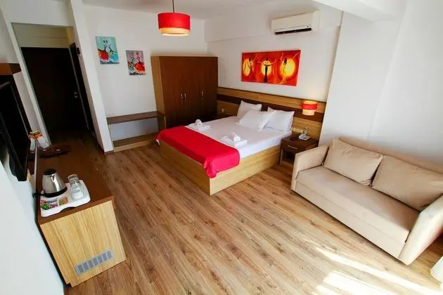 Standard Oda, 1 En Büyük (King) Boy Yatak, Deniz Manzaralı