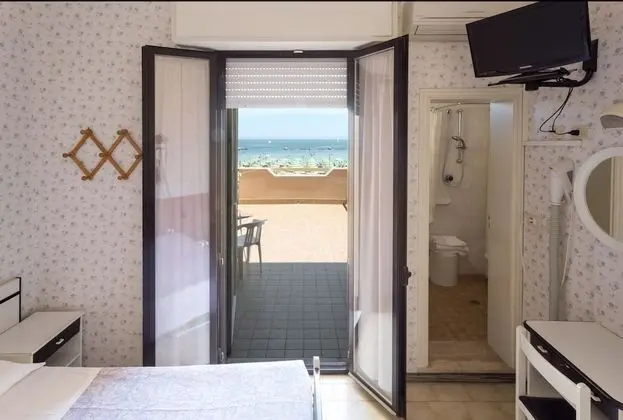 Standard Üç Kişilik Oda, Deniz Manzaralı