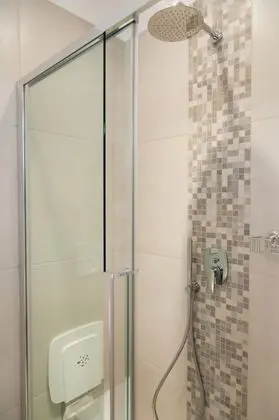 Standard Üç Kişilik Oda, Deniz Manzaralı