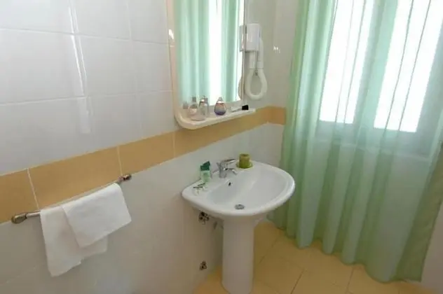Tek Büyük Yataklı Oda, Balkon, Deniz Manzaralı (Small)