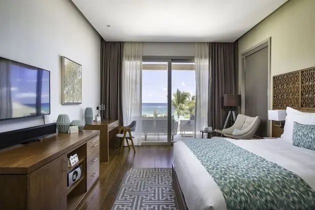 Ocean View/front One Bedroom Suite