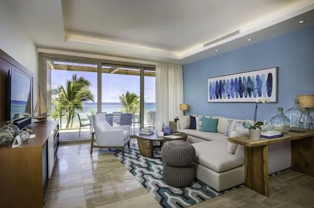 Ocean View/front One Bedroom Suite