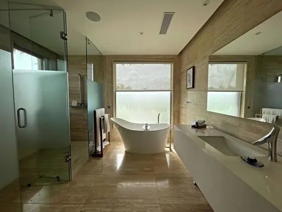 Ocean View/front One Bedroom Suite