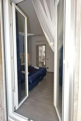 Business Tek Büyük veya İki Ayrı Yataklı Oda (102)