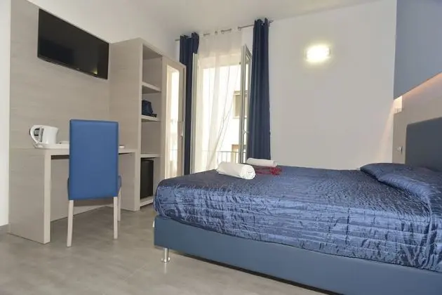 Business Tek Büyük veya İki Ayrı Yataklı Oda (102)