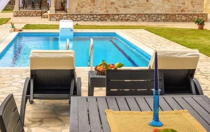 Family Villa, 3 Yatak Odası, Kişiye Özel Havuzlu