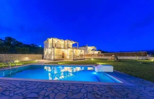 Family Villa, 3 Yatak Odası, Kişiye Özel Havuzlu