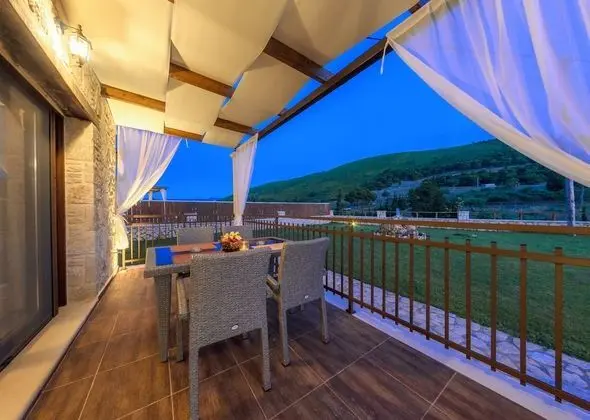 Family Villa, 3 Yatak Odası, Kişiye Özel Havuzlu