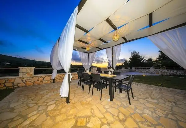 Family Villa, 3 Yatak Odası, Kişiye Özel Havuzlu