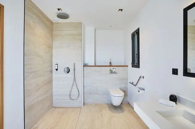 Design Oda, 1 Büyük (Queen) Boy Yatak, Engellilere Uygun, Deniz Manzaralı