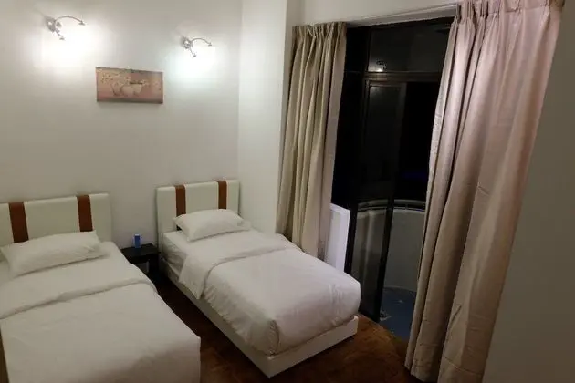 Daire, 3 Yatak Odası, Havuz Manzaralı
