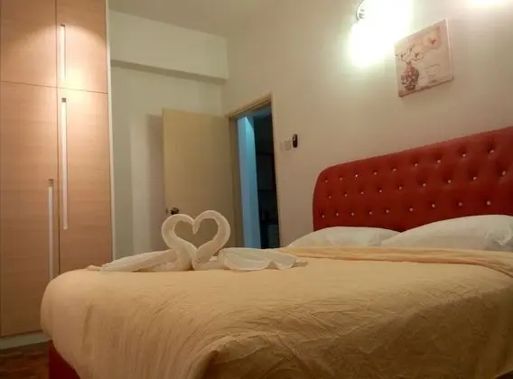 Daire, 3 Yatak Odası, Havuz Manzaralı