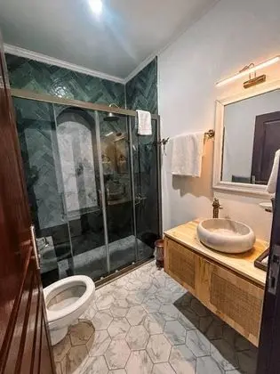 Standart Oda, Kara Manzaralı