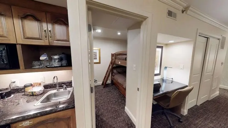 Süit, 1 En Büyük (King) Boy Yatak, Sigara İçilmez, Şömine (Bunk beds)