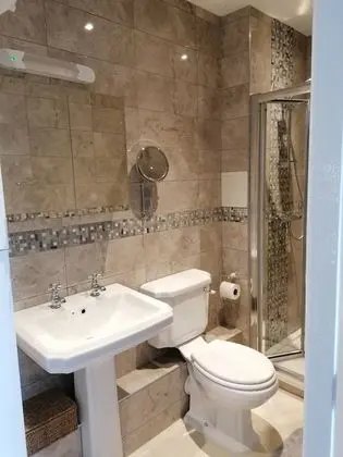 Tek Büyük Yataklı Oda, Banyolu/Duşlu (Four Poster)