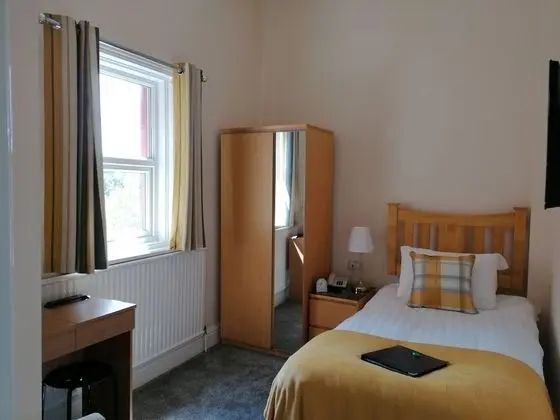 Tek Kişilik Oda, Banyolu/Duşlu (B&B)
