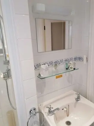 Tek Kişilik Oda, Banyolu/Duşlu (B&B)