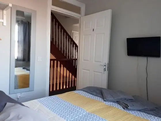 Basic Tek Büyük Yataklı Oda, 1 Çift Kişilik Yatak, Ortak Banyo