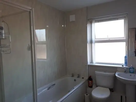 Basic Tek Büyük Yataklı Oda, 1 Çift Kişilik Yatak, Ortak Banyo