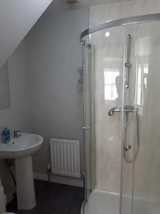 Basic Tek Büyük Yataklı Oda, 1 Çift Kişilik Yatak, Ortak Banyo