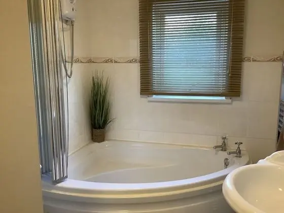 Tek Büyük veya İki Ayrı Yataklı Oda, Özel Banyo (Rose)