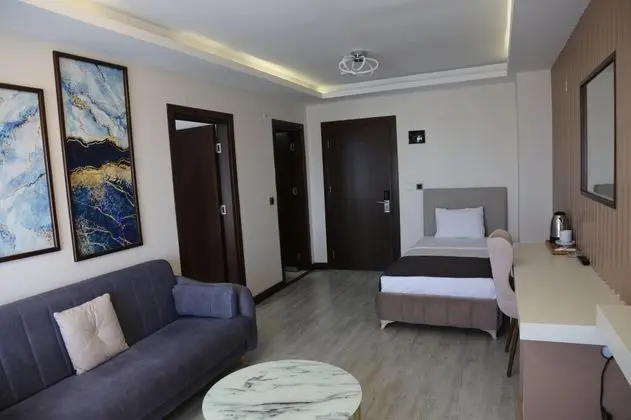 https://images.odamax.com/img/1024x768/odamax/image/upload/Edens_Hotel_VAN_202501141825385_1Z4A3103_min.JPG