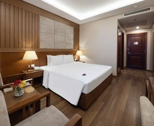 Deluxe Tek Büyük Yataklı Oda (Window  (free minibar))