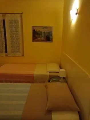 Üç Kişilik Oda