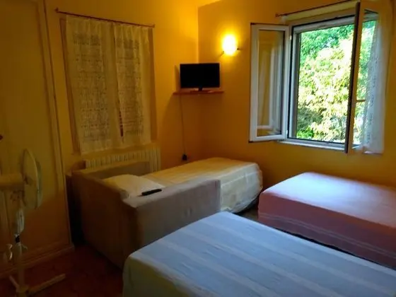 Üç Kişilik Oda