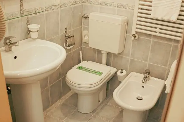 Basic Tek Büyük Yataklı Oda