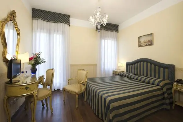 Tek Büyük veya İki Ayrı Yataklı Oda