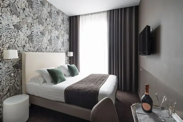 Comfort Tek Büyük Yataklı Oda