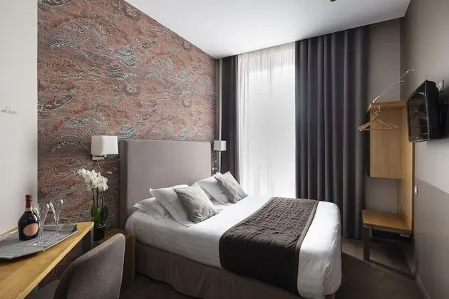 Comfort Tek Büyük Yataklı Oda