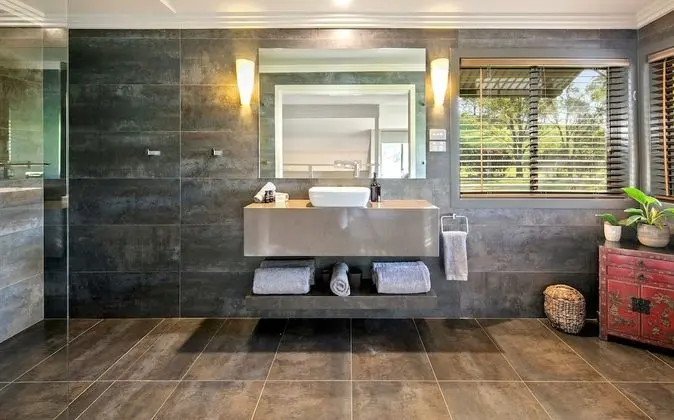 Luxury Oda