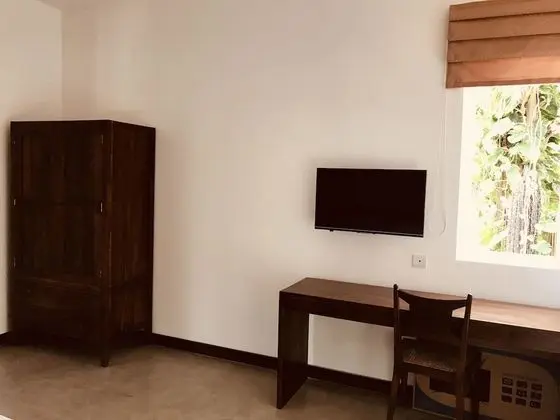 Deluxe Tek Büyük Yataklı Oda, Özel Banyo, Bahçe Manzaralı