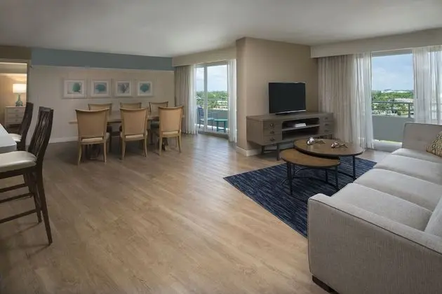 One Bedroom Tower Naples View King