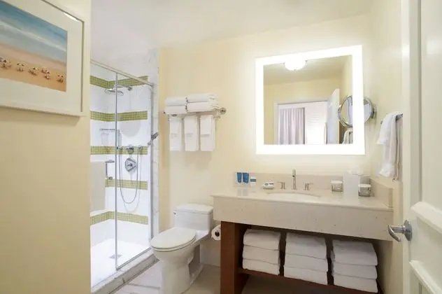 One Bedroom Tower Naples View King