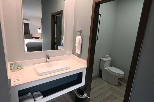 Standard Oda, 1 En Büyük (King) Boy Yatak, Sigara İçilmez, Manzaralı (Water View)