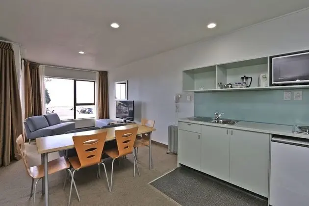 Standard Süit, 1 Yatak Odası, Sigara İçilmez, Mutfak (Upstairs)