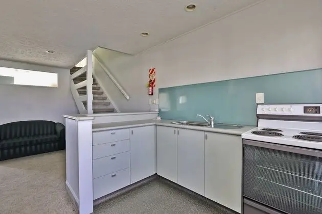 Standard Süit, 1 Yatak Odası, Sigara İçilmez, Mutfak (Upstairs)